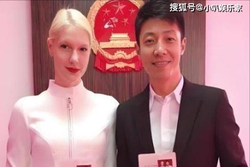 人过端午和游客玩水一点架子都没有AG真人这才是真偶像！撒贝宁带家(图5)